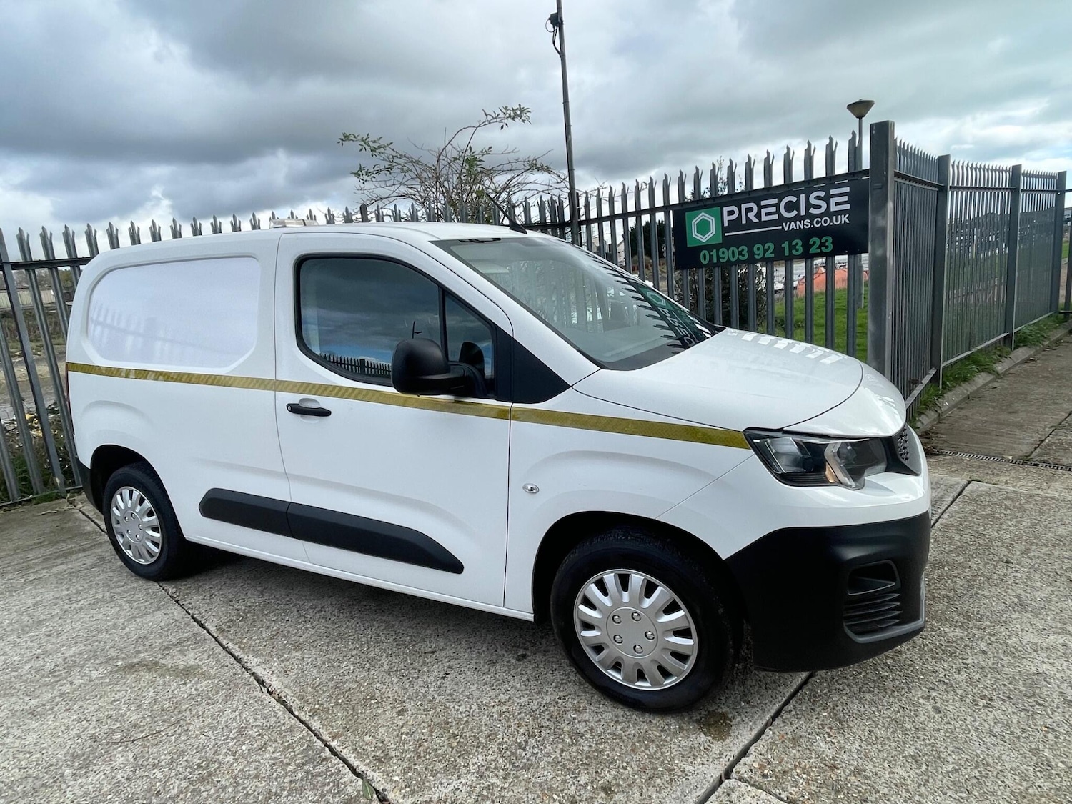 Used Peugeot Partner 2020 for sale - 77143975: Photo 13