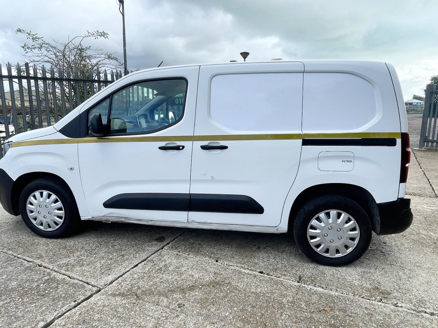 Used Peugeot Partner 2020 for sale - 77143975: Photo 30