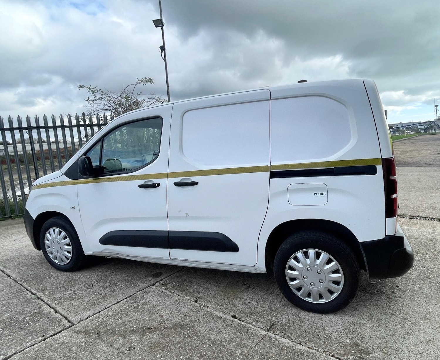 Used Peugeot Partner 2020 for sale - 77143975: Photo 31