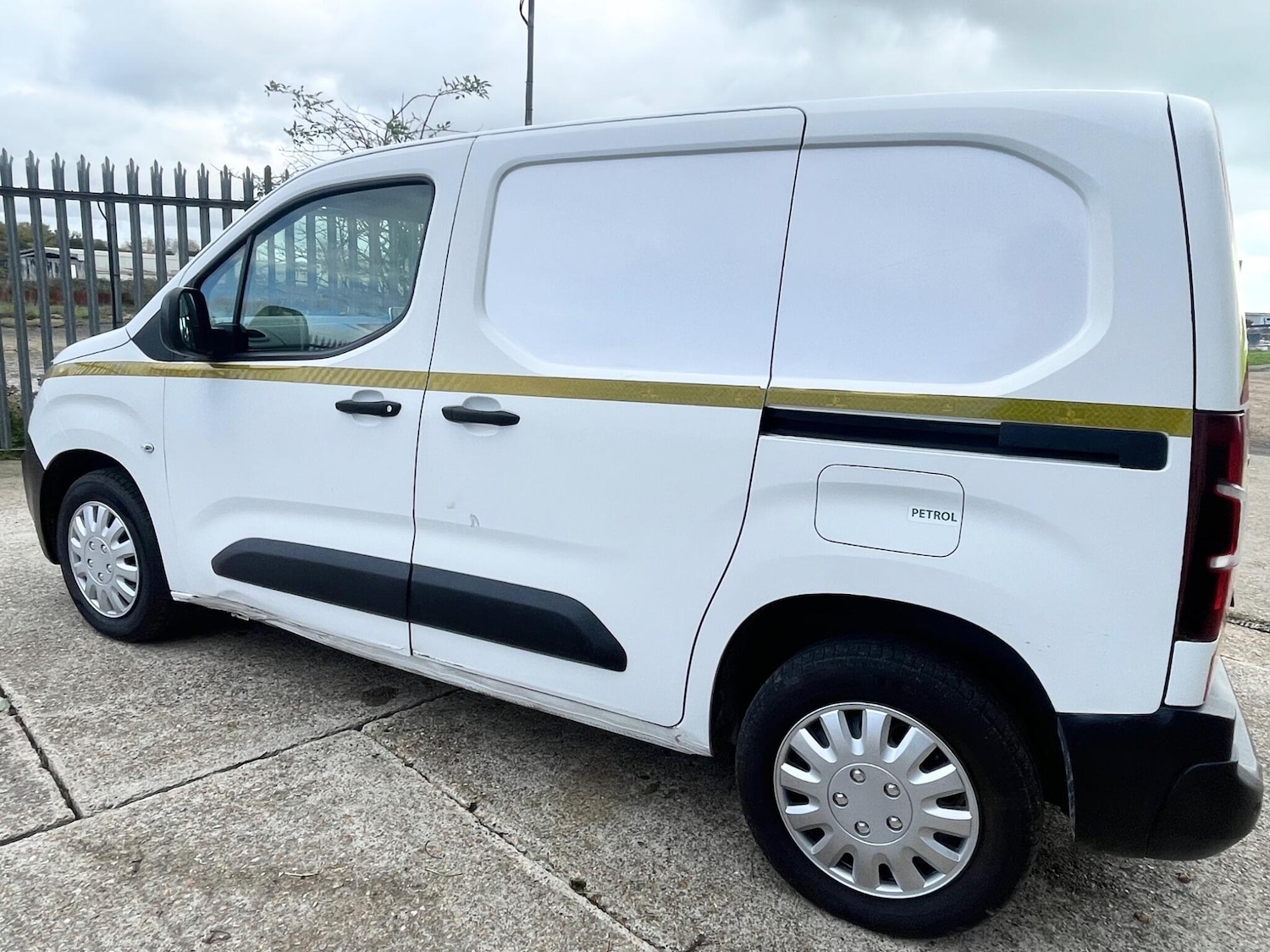 Used Peugeot Partner 2020 for sale - 77143975: Photo 4