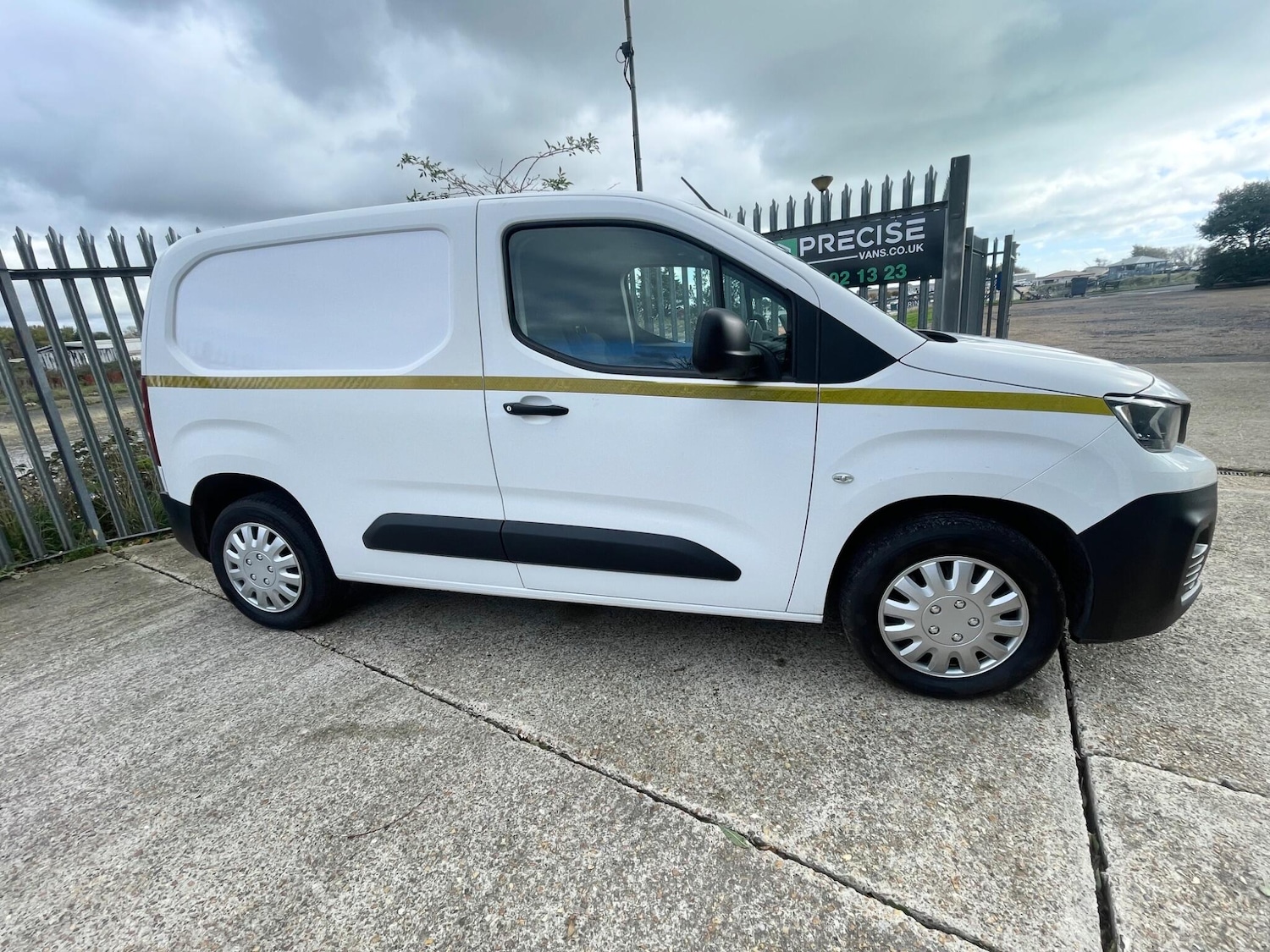 Used Peugeot Partner 2020 for sale - 77143975: Photo 41