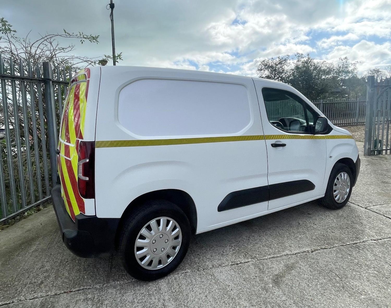 Used Peugeot Partner 2020 for sale - 77143975: Photo 47