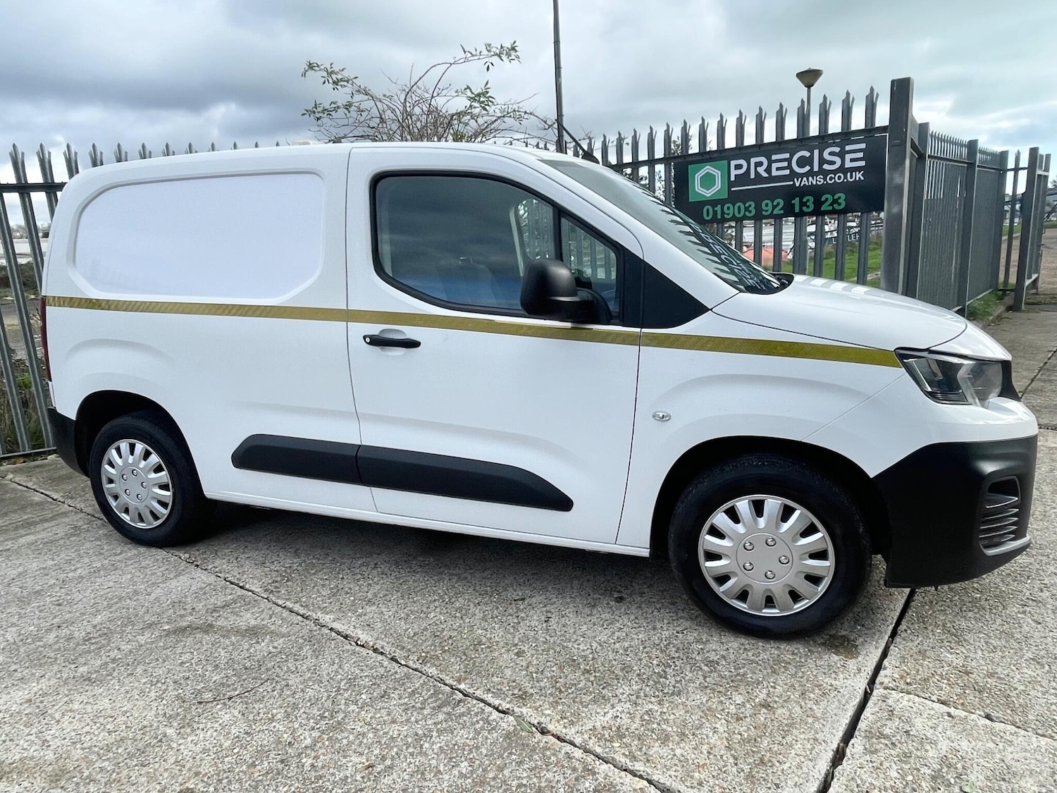 Used Peugeot Partner 2020 for sale - 77143975: Photo 65