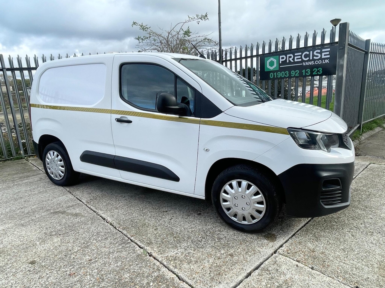 Used Peugeot Partner 2020 for sale - 77143975: Photo 8