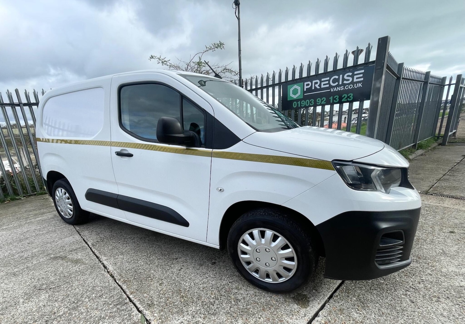 Used Peugeot Partner 2020 for sale - 77143975: Photo 9