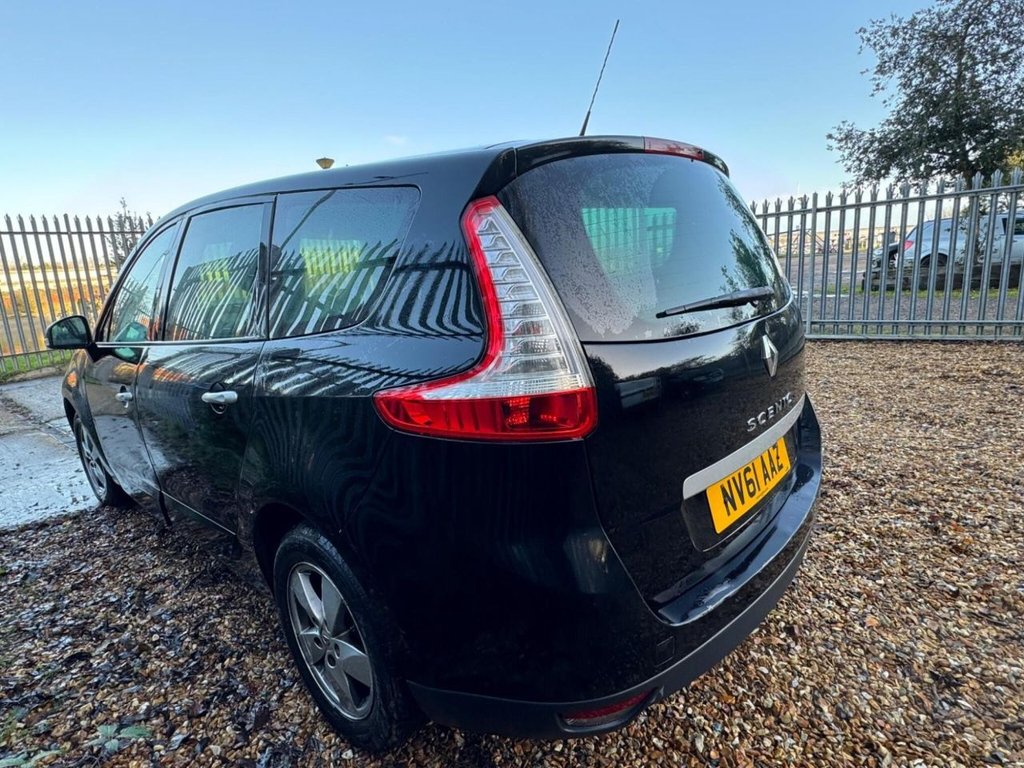 Used Renault Grand Scenic 2011 for sale - 77378685: Photo 9
