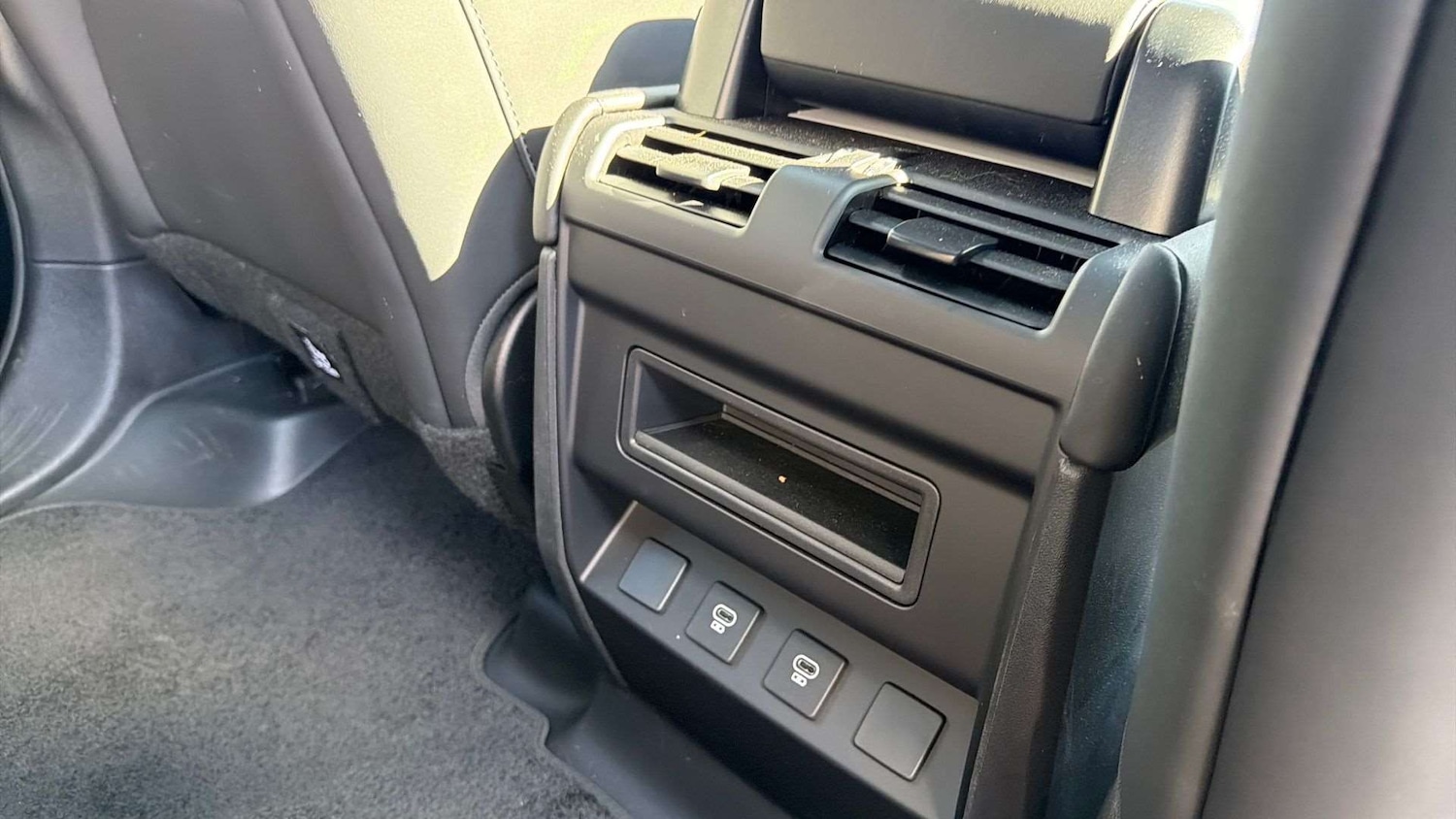 Used Land Rover Defender 2025 for sale - 78161246: Photo 18