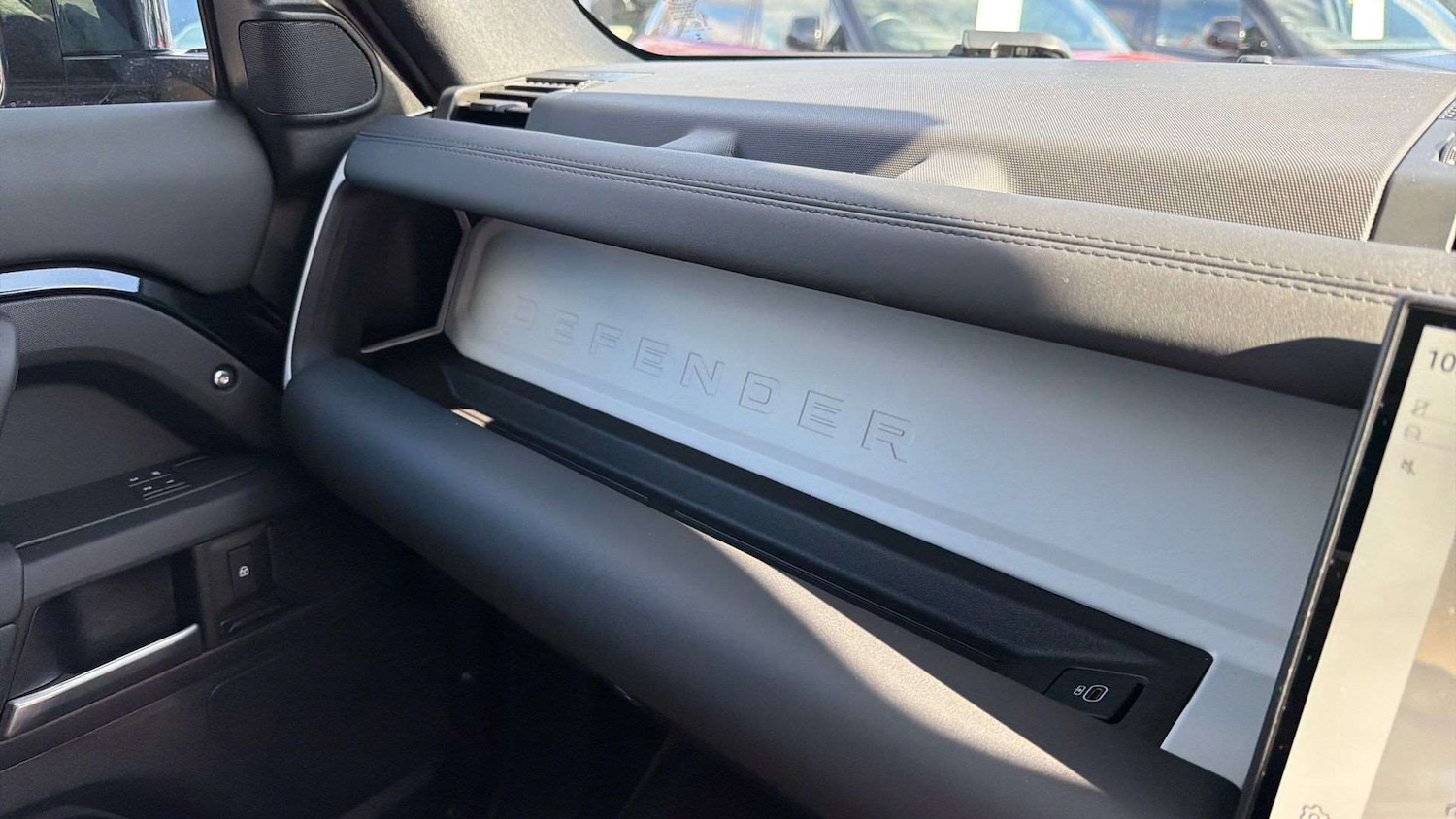 Used Land Rover Defender 2025 for sale - 78161246: Photo 34