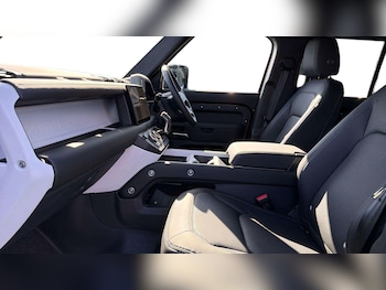 Used Land Rover Defender 2025 for sale - 78161246: Photo