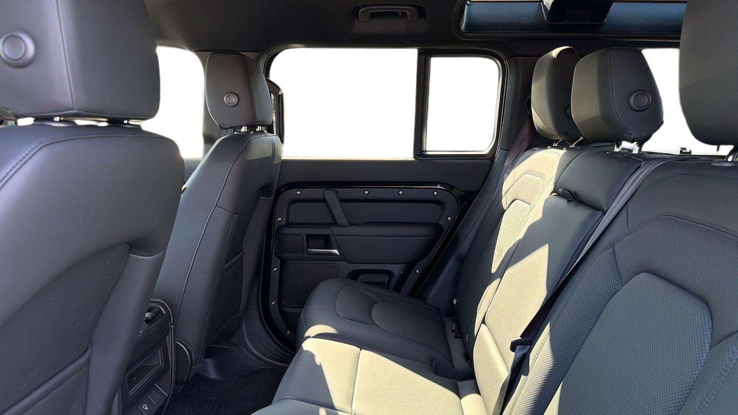 Used Land Rover Defender 2025 for sale - 78161246: Photo 4