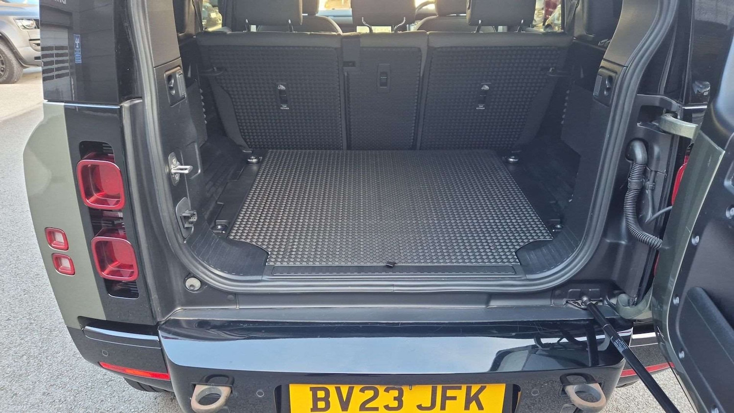 Used Land Rover Defender 2023 for sale - 76459833: Photo 10