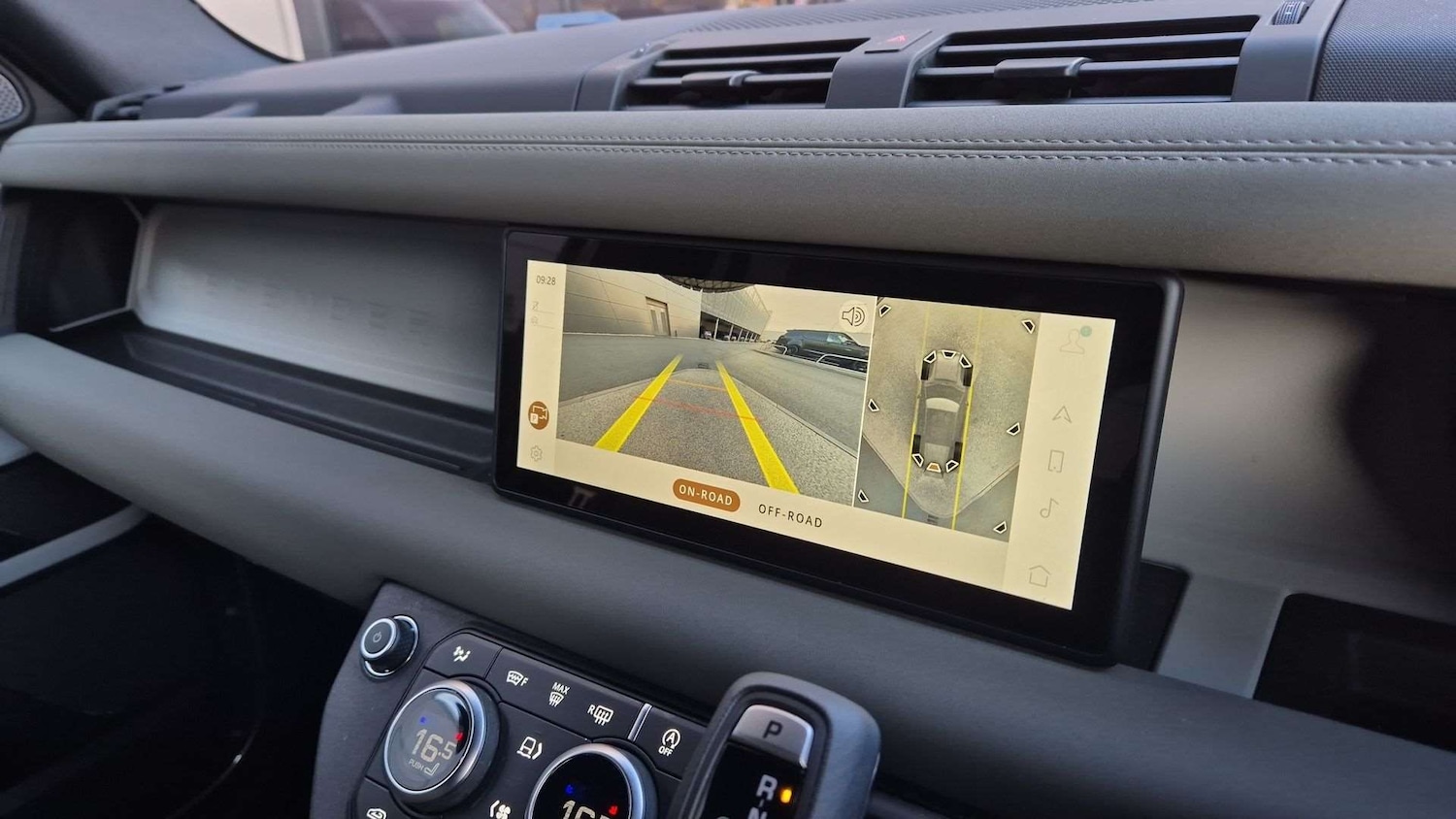 Used Land Rover Defender 2023 for sale - 76459833: Photo 12