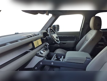 Used Land Rover Defender 2023 for sale - 76459833: Photo