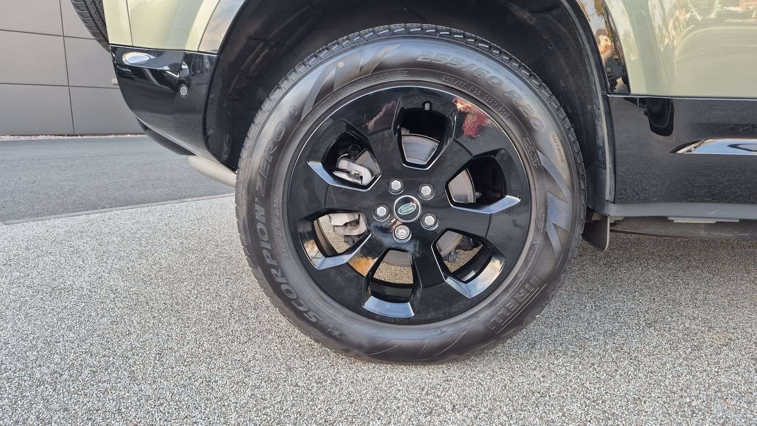 Used Land Rover Defender 2023 for sale - 76459833: Photo 8