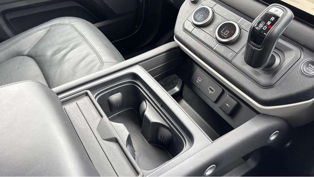 Used Land Rover Defender 2023 for sale - 76459890: Photo 13
