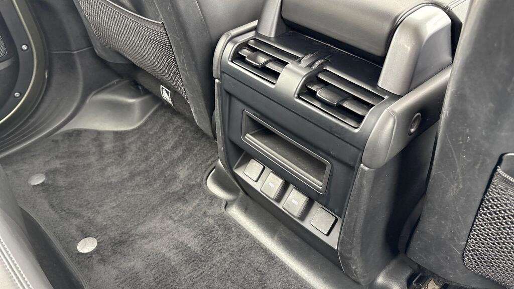 Used Land Rover Defender 2023 for sale - 76459890: Photo 18
