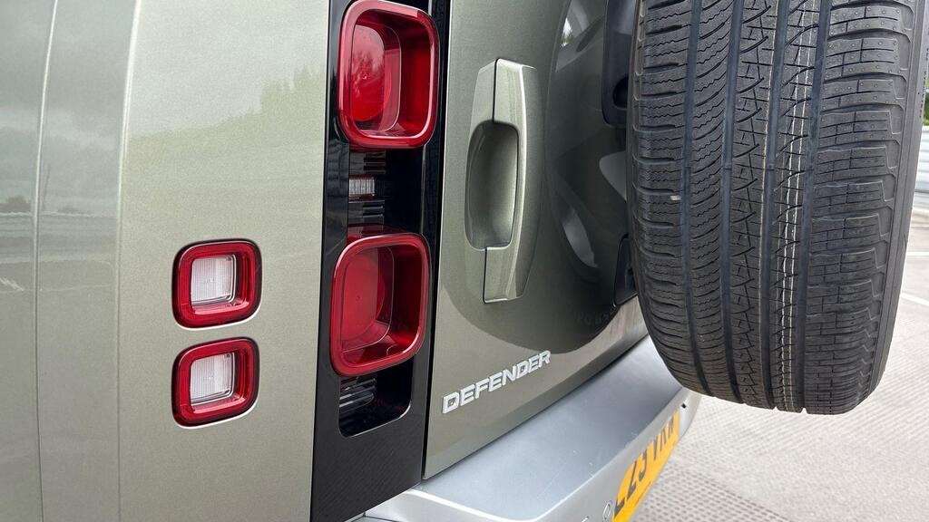 Used Land Rover Defender 2023 for sale - 76459890: Photo 19