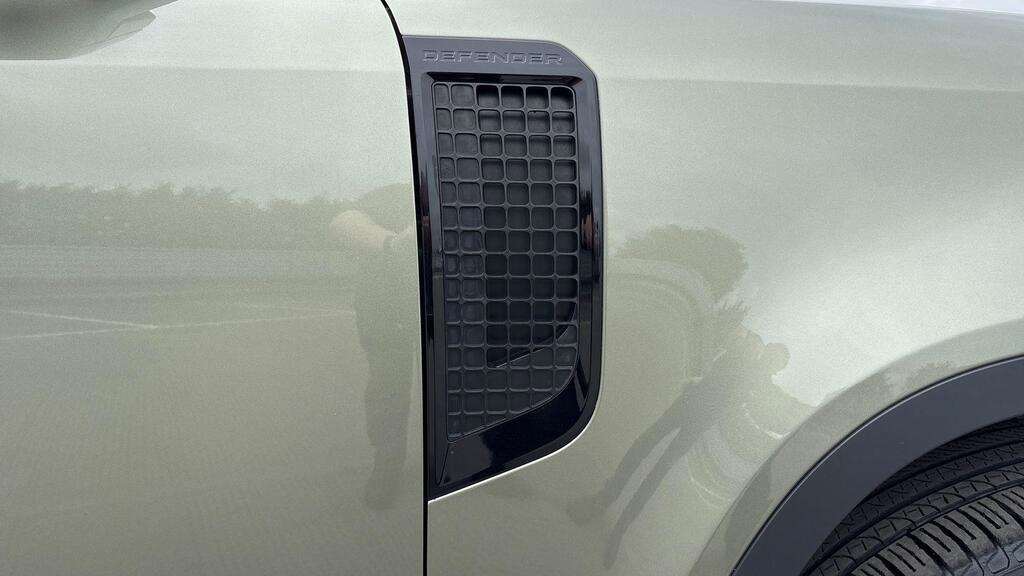 Used Land Rover Defender 2023 for sale - 76459890: Photo 23