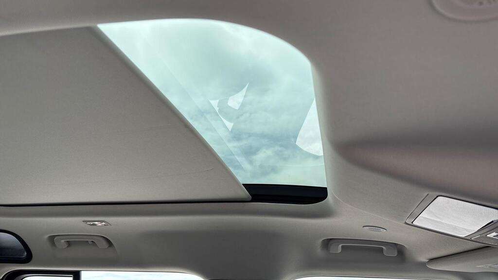 Used Land Rover Defender 2023 for sale - 76459890: Photo 32