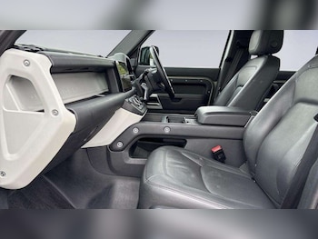 Used Land Rover Defender 2023 for sale - 76459890: Photo