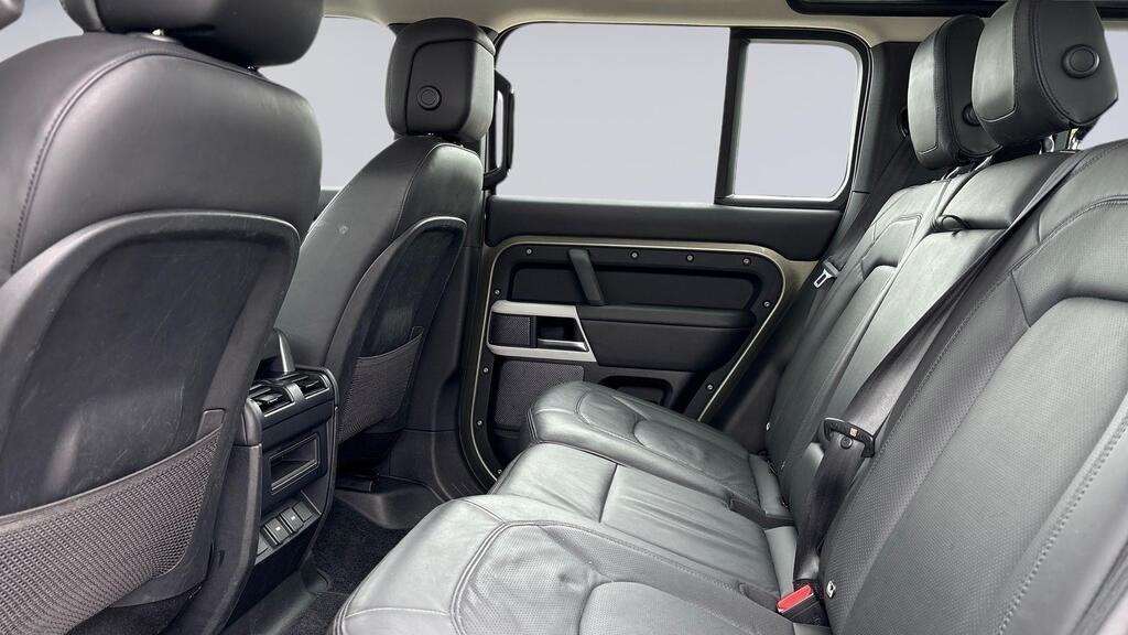 Used Land Rover Defender 2023 for sale - 76459890: Photo 4