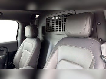 Used Land Rover Defender 2023 for sale - 78604387: Photo