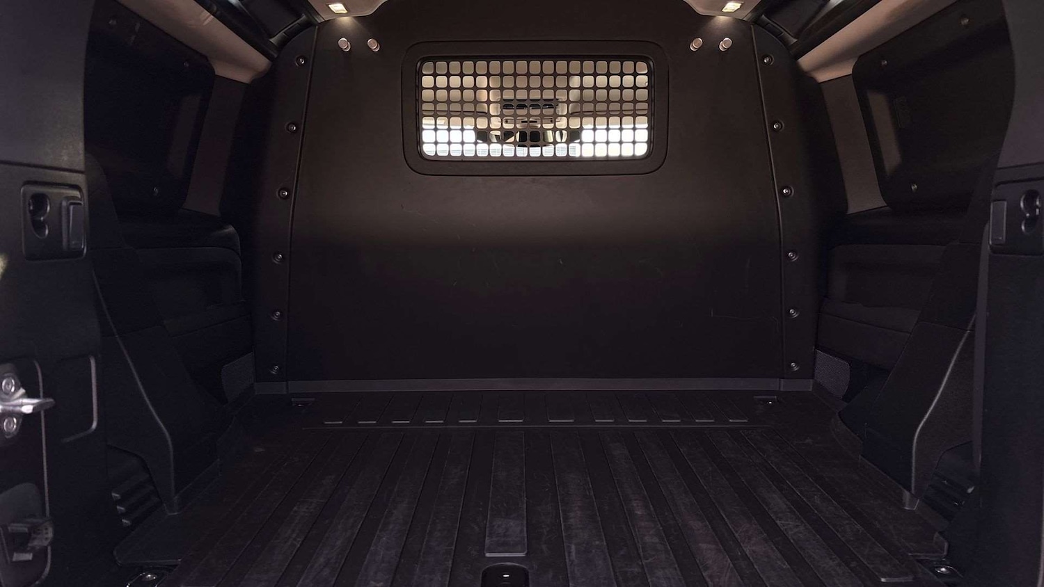 Used Land Rover Defender 2024 for sale - 76648928: Photo 10