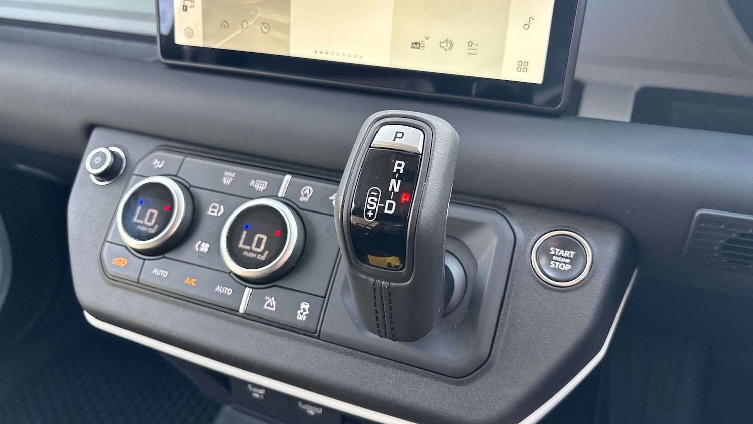 Used Land Rover Defender 2024 for sale - 76648928: Photo 13