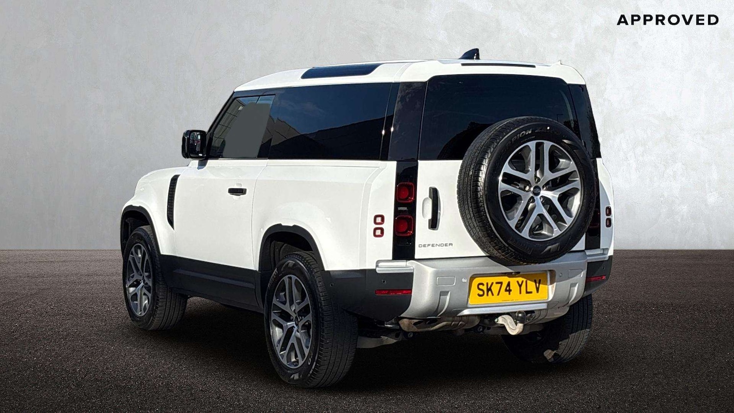 Used Land Rover Defender 2024 for sale - 76648928: Photo 2