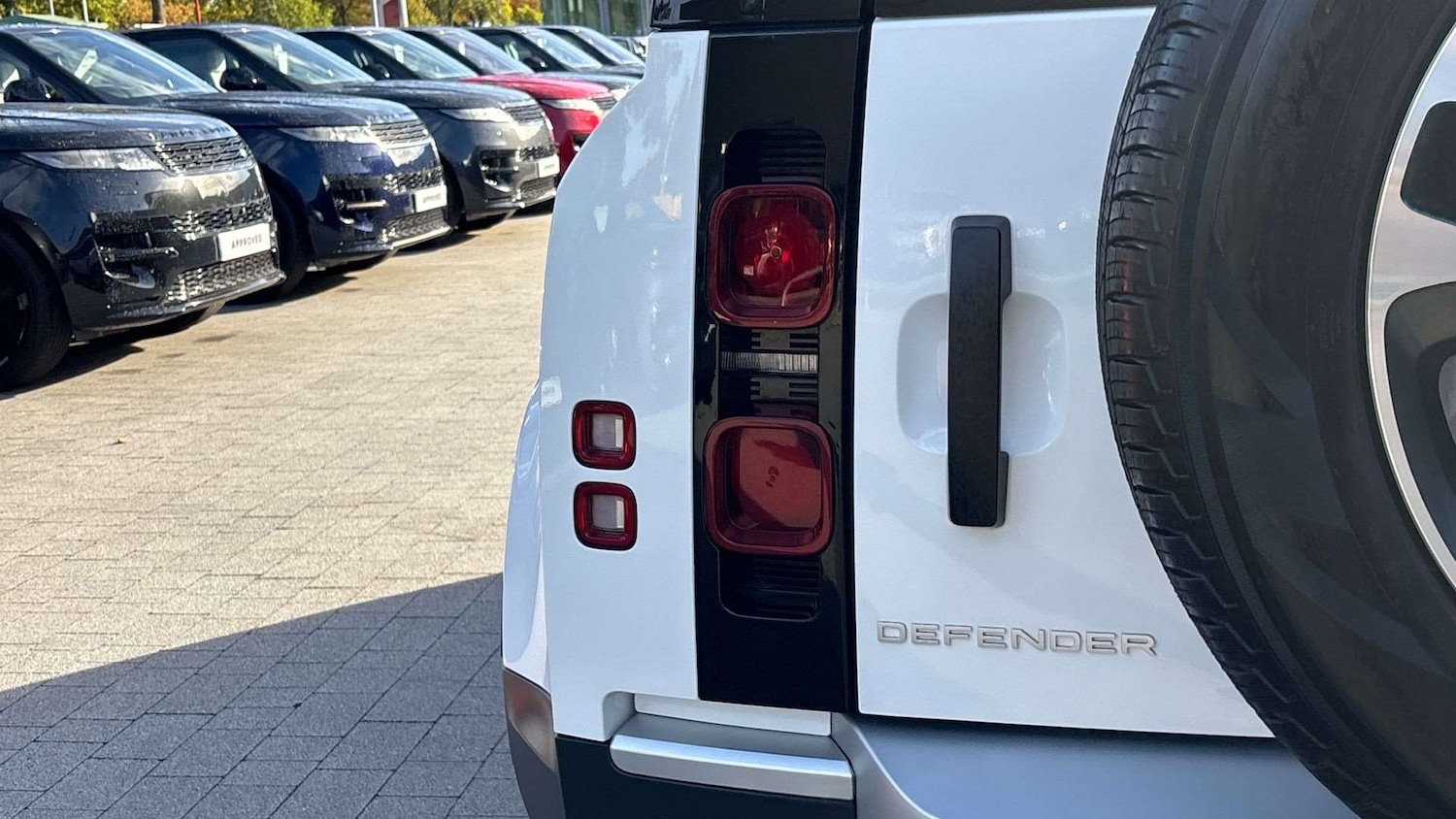 Used Land Rover Defender 2024 for sale - 76648928: Photo 26