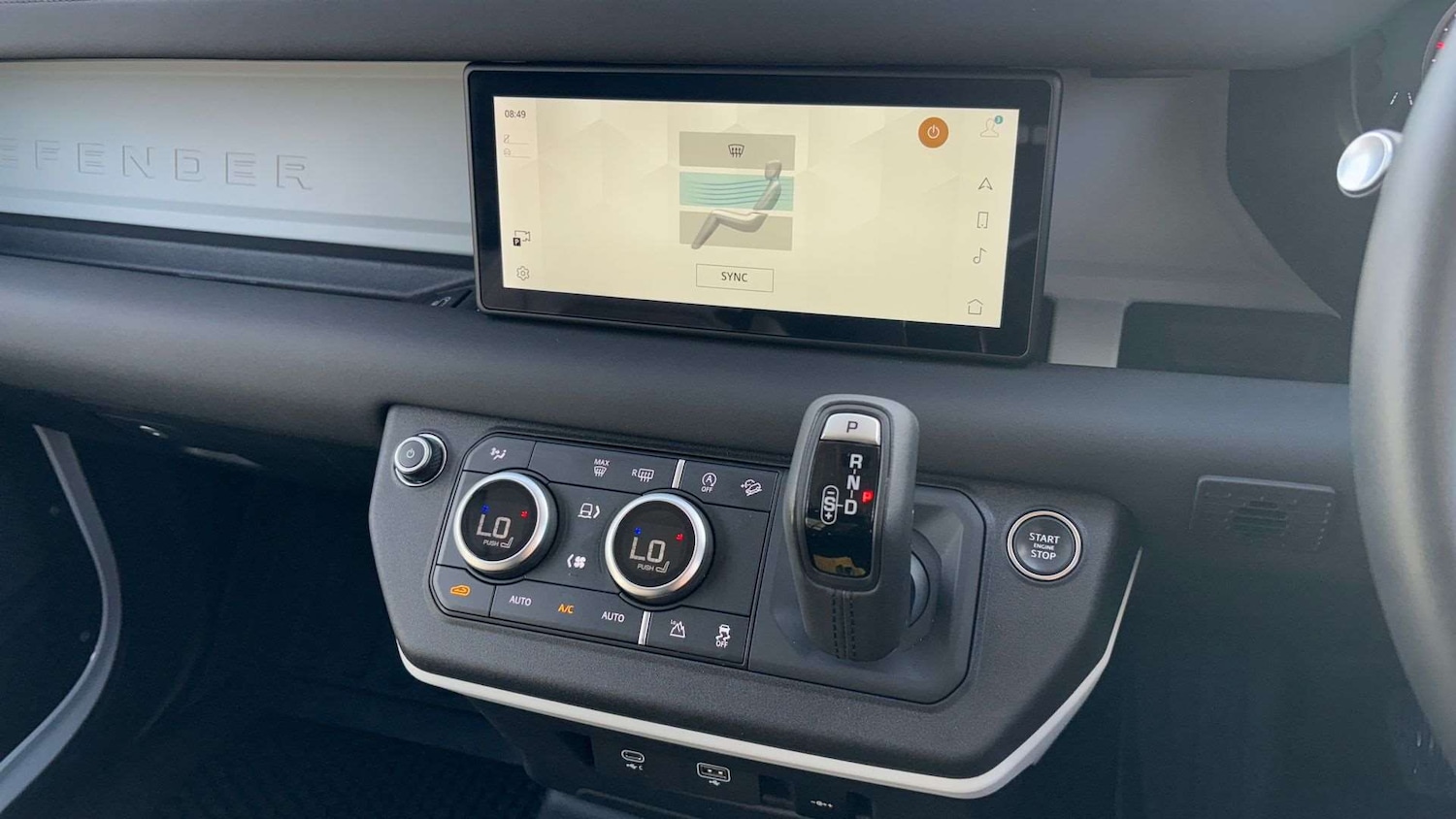 Used Land Rover Defender 2024 for sale - 76648928: Photo 32