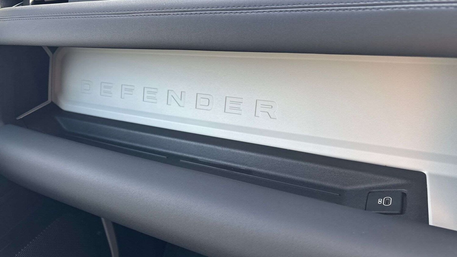 Used Land Rover Defender 2024 for sale - 76648928: Photo 34