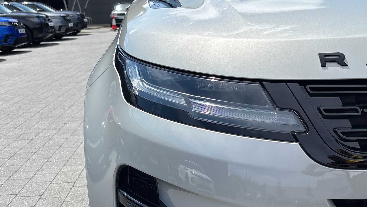 Used Land Rover Range Rover Evoque 2025 for sale - 76460477: Photo 17