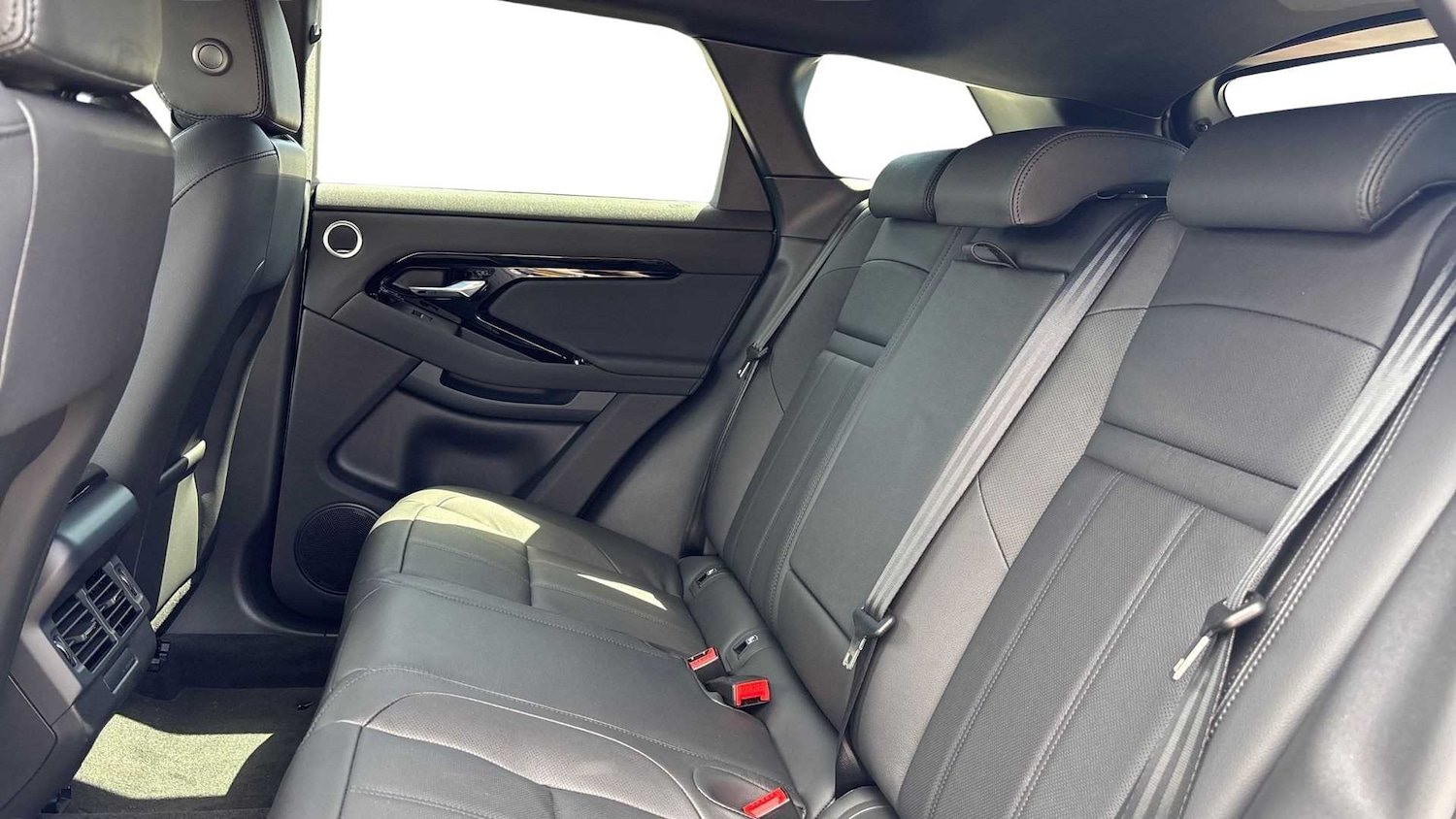 Used Land Rover Range Rover Evoque 2025 for sale - 76460477: Photo 4