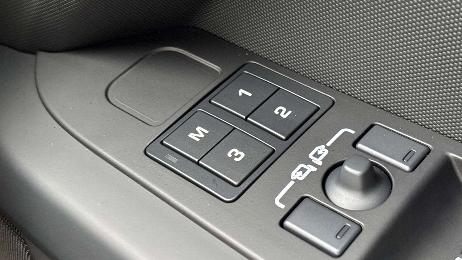 Used Land Rover Defender 2025 for sale - 78161654: Photo 25