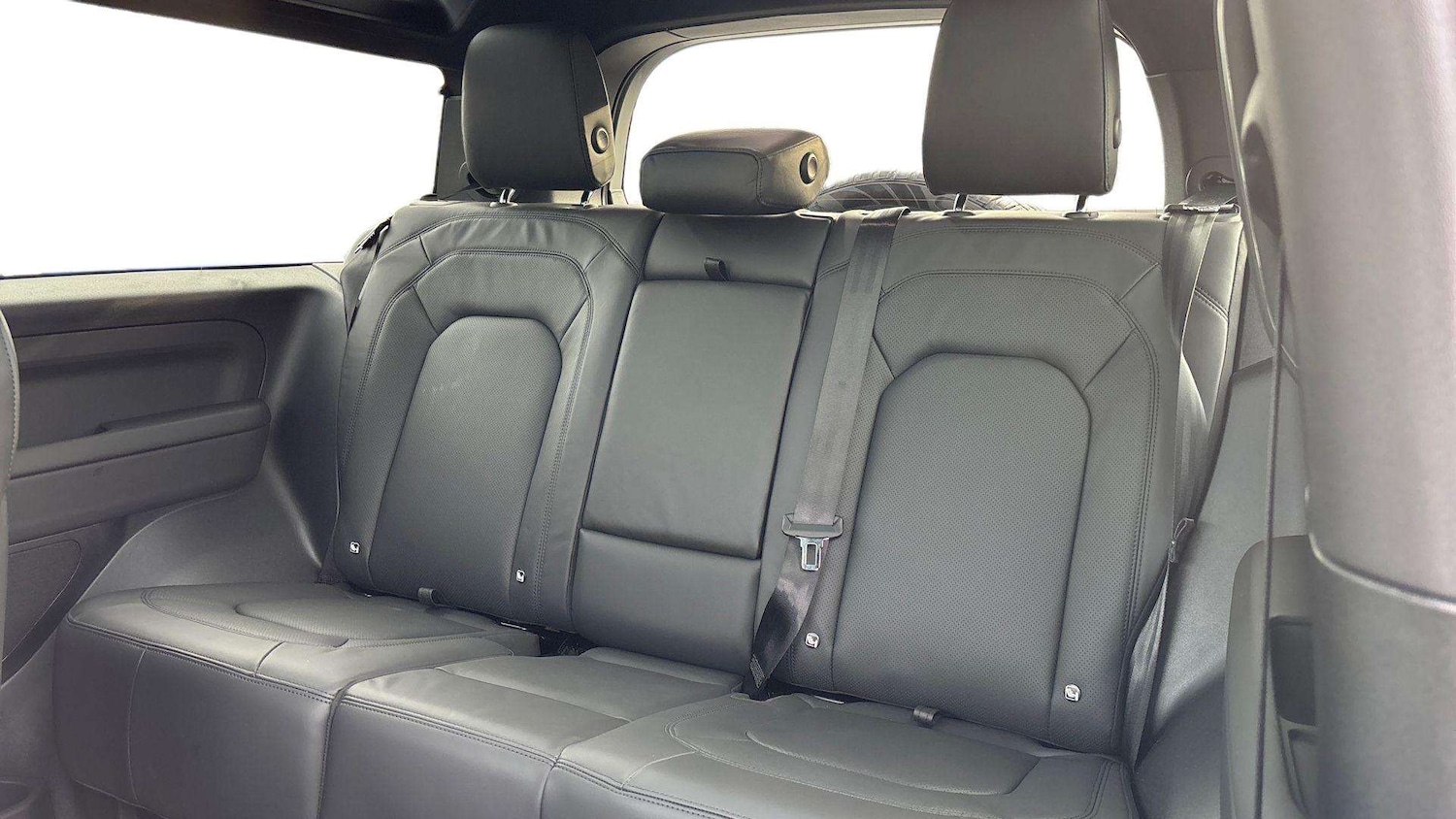 Used Land Rover Defender 2025 for sale - 78161654: Photo 4