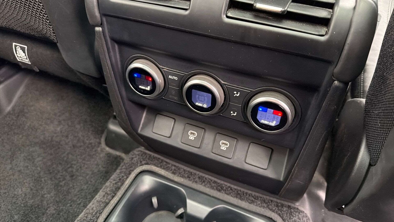 Used Land Rover Defender 2024 for sale - 77577389: Photo 18