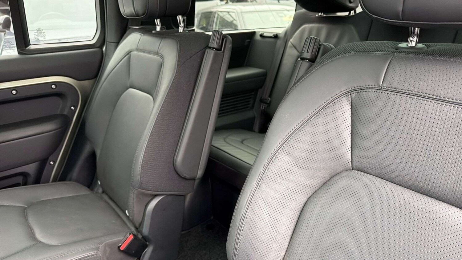 Used Land Rover Defender 2024 for sale - 77577389: Photo 31