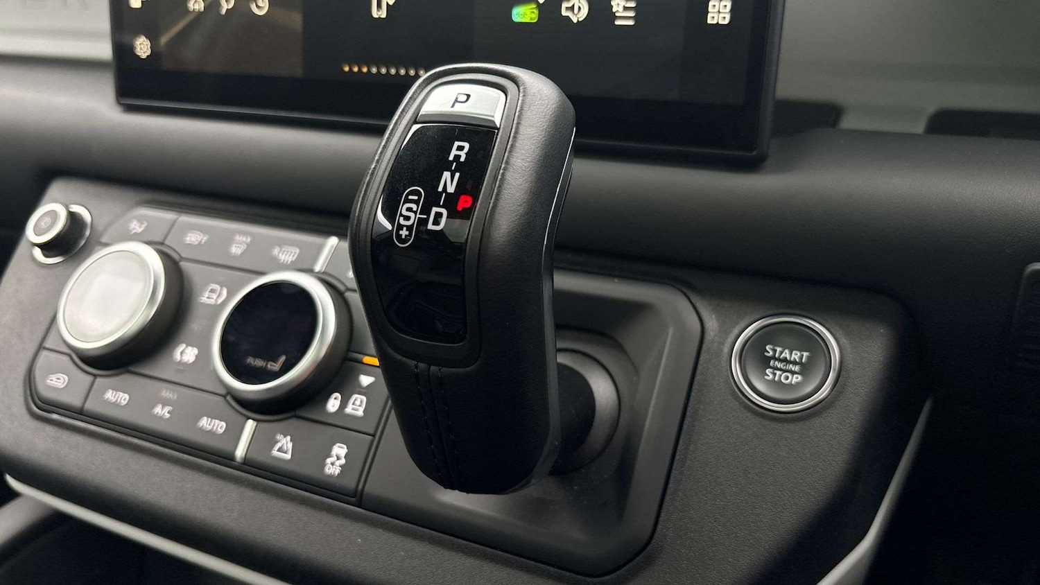 Used Land Rover Defender 2024 for sale - 76460237: Photo 13