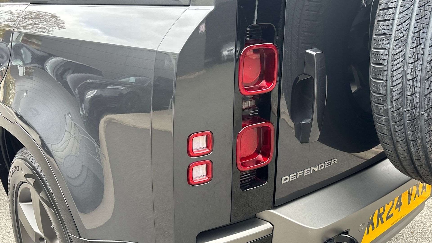 Used Land Rover Defender 2024 for sale - 76460237: Photo 19