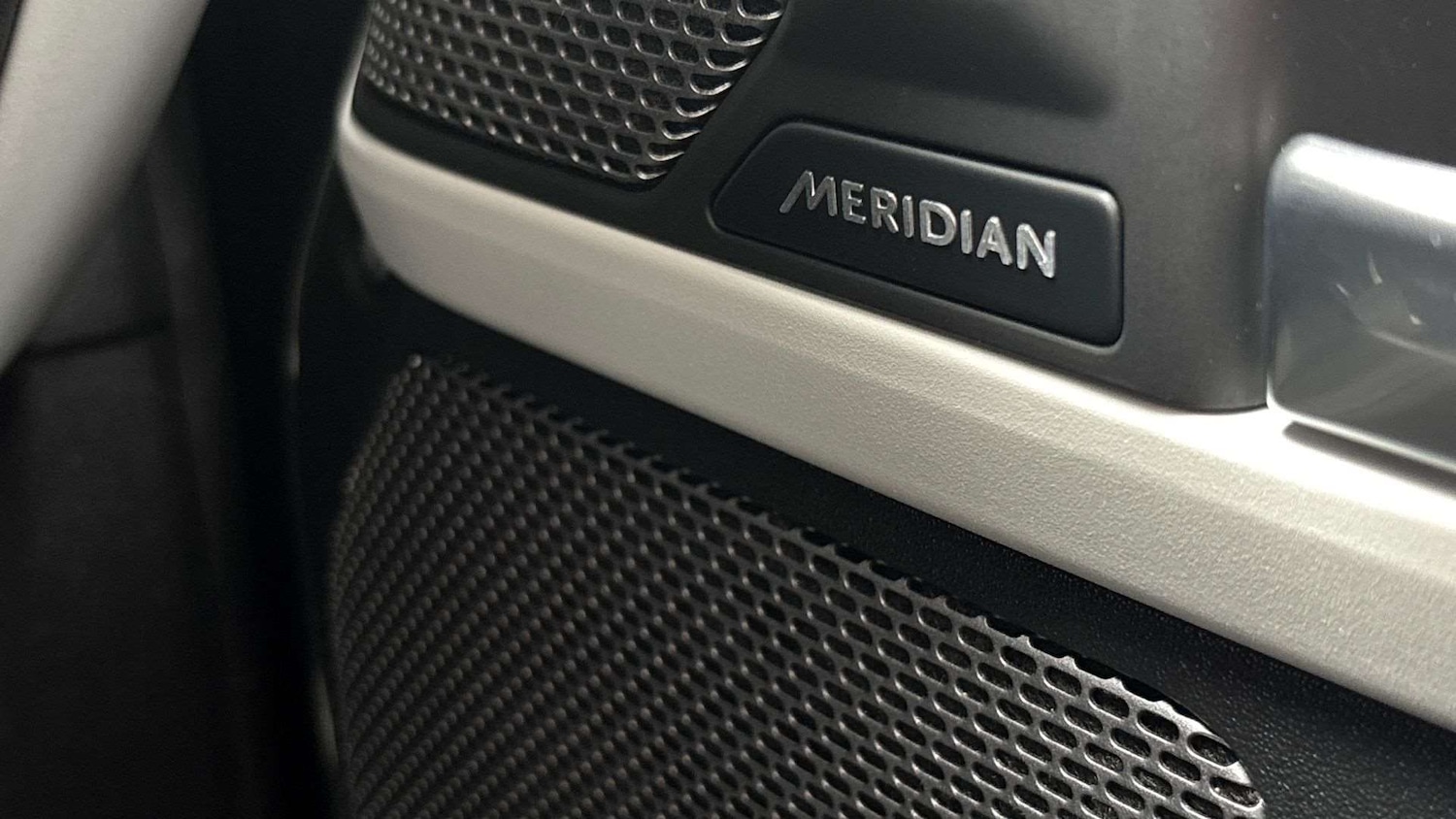 Used Land Rover Defender 2024 for sale - 76460237: Photo 24