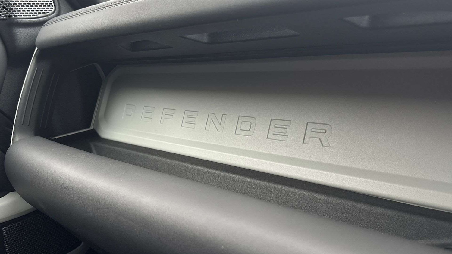 Used Land Rover Defender 2024 for sale - 76460237: Photo 30