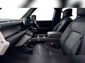 Used Land Rover Defender 2024 for sale - 76460237: Photo