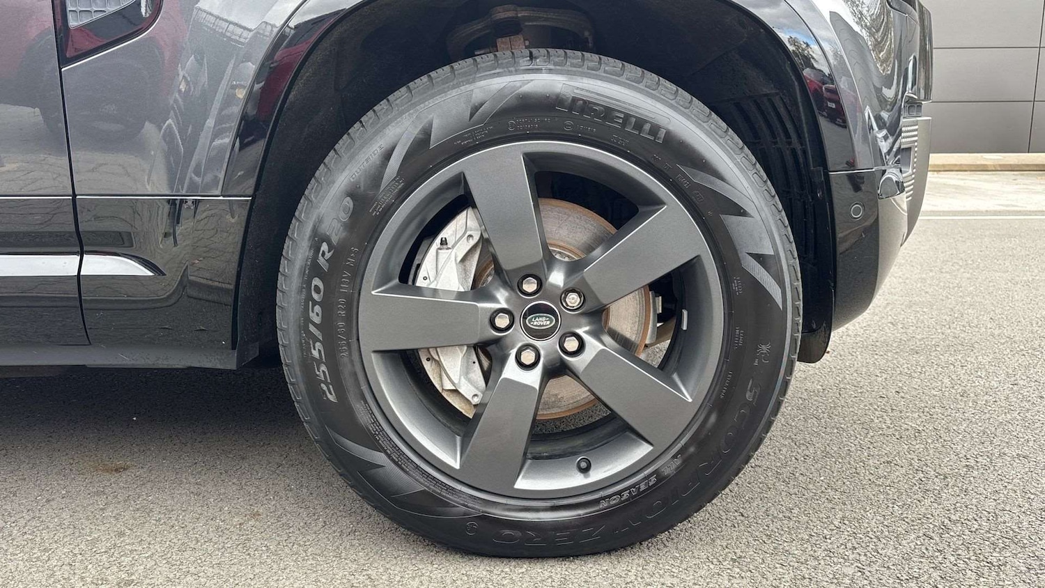 Used Land Rover Defender 2024 for sale - 76460237: Photo 8