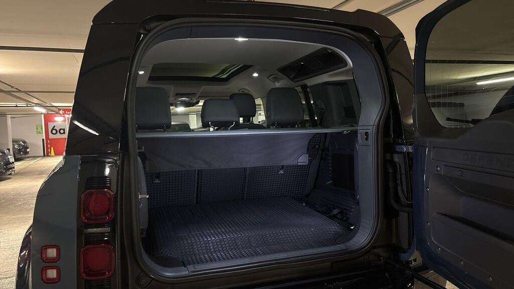 Used Land Rover Defender 2023 for sale - 76460449: Photo 10