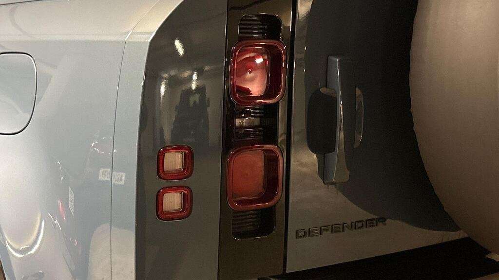 Used Land Rover Defender 2023 for sale - 76460449: Photo 19