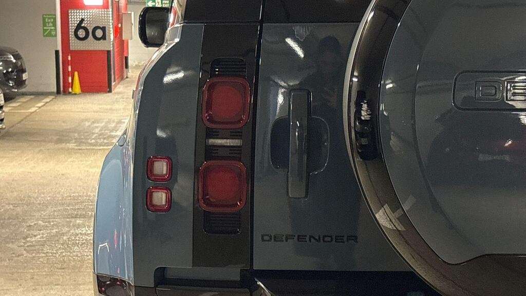 Used Land Rover Defender 2023 for sale - 76460449: Photo 26