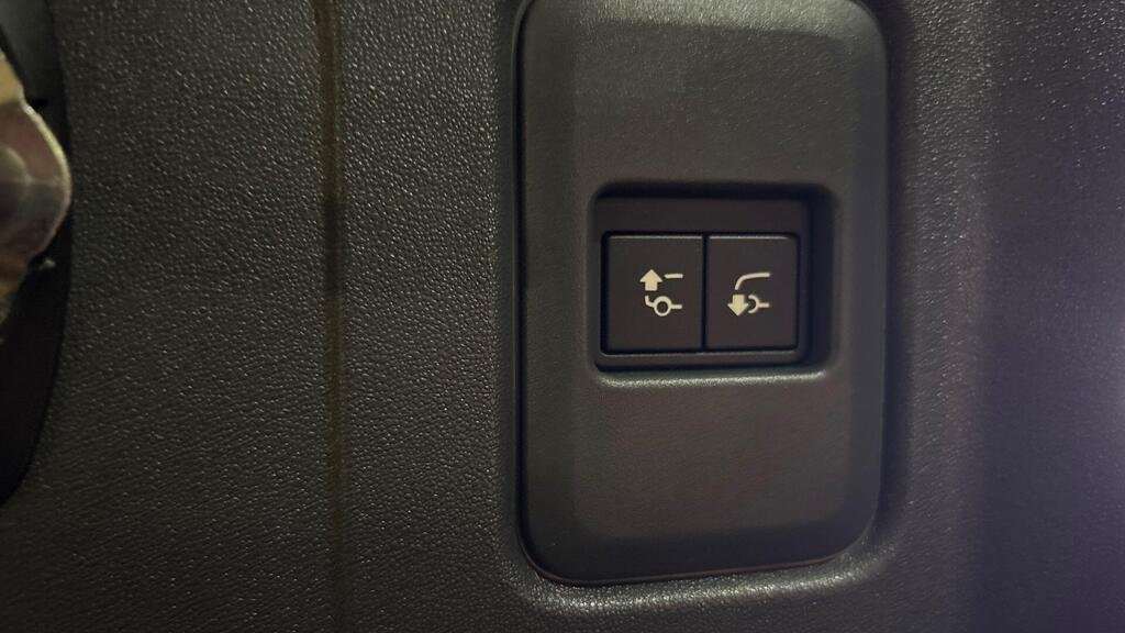 Used Land Rover Defender 2023 for sale - 76460449: Photo 27