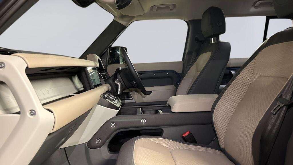 Used Land Rover Defender 2023 for sale - 76460449: Photo 3