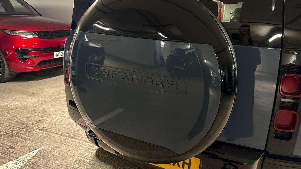Used Land Rover Defender 2023 for sale - 76460449: Photo 30